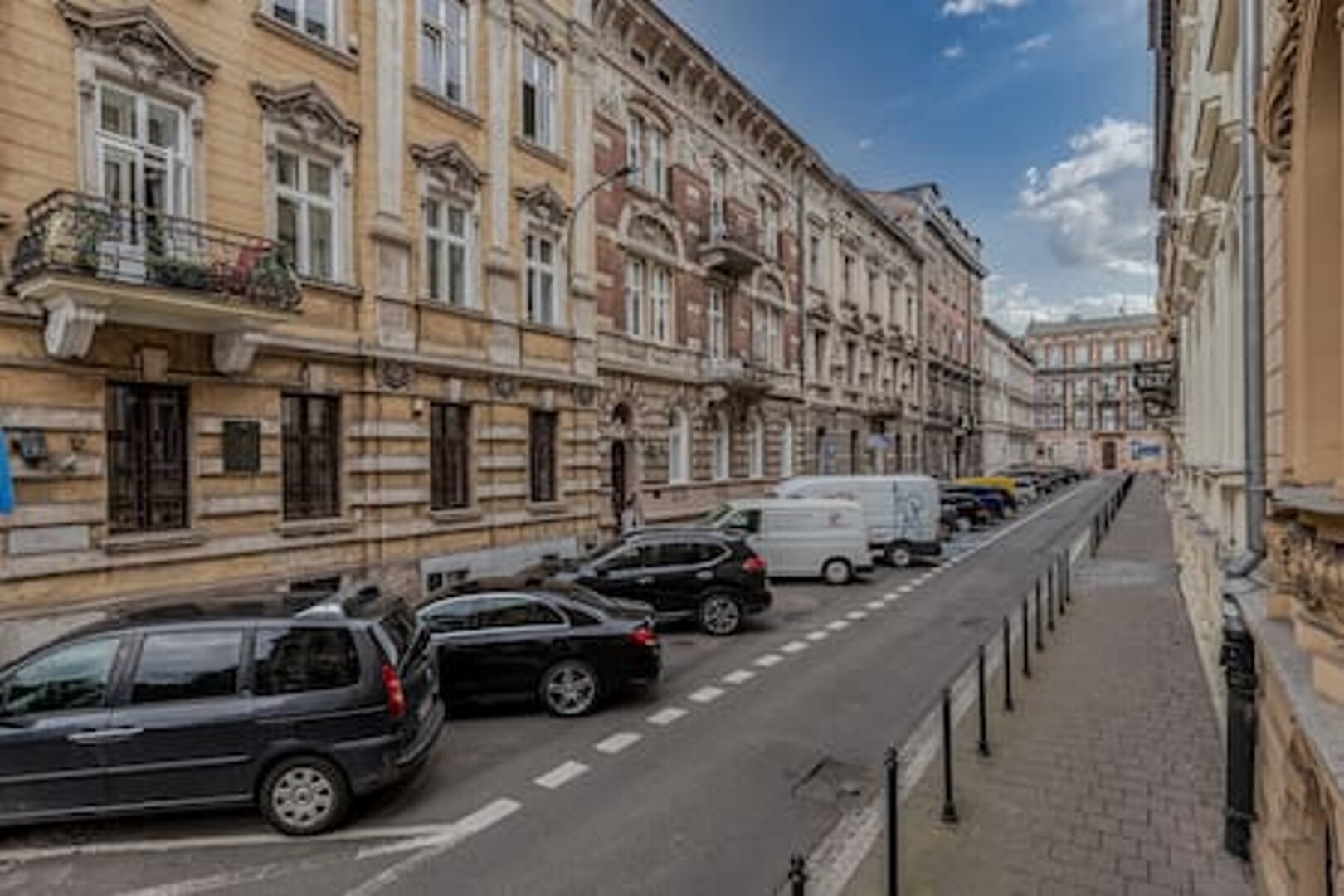 B. Studio z Antresolą 5 minut od Rynku Głównego B. Studio z Antresolą 5 minut od Rynku Głównego