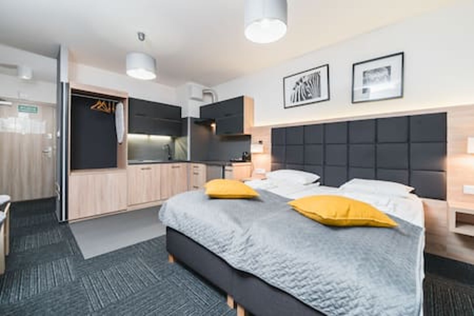 11. Aron Residence - Luxury Studio - Center 11. Aron Residence - Luxury Studio - Center