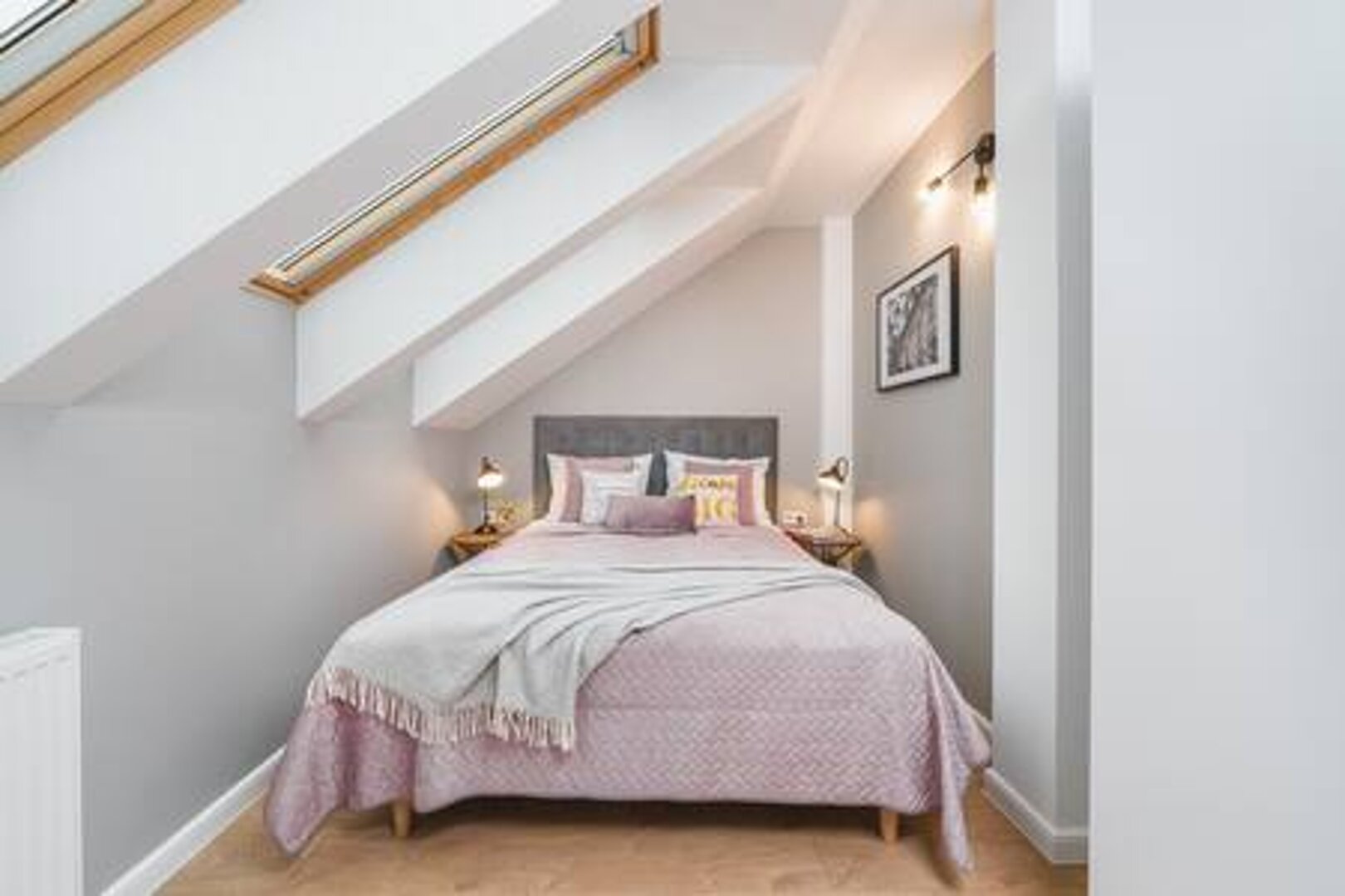 UPSTAIRS MANAGEMENT sp. z o.o. - 3