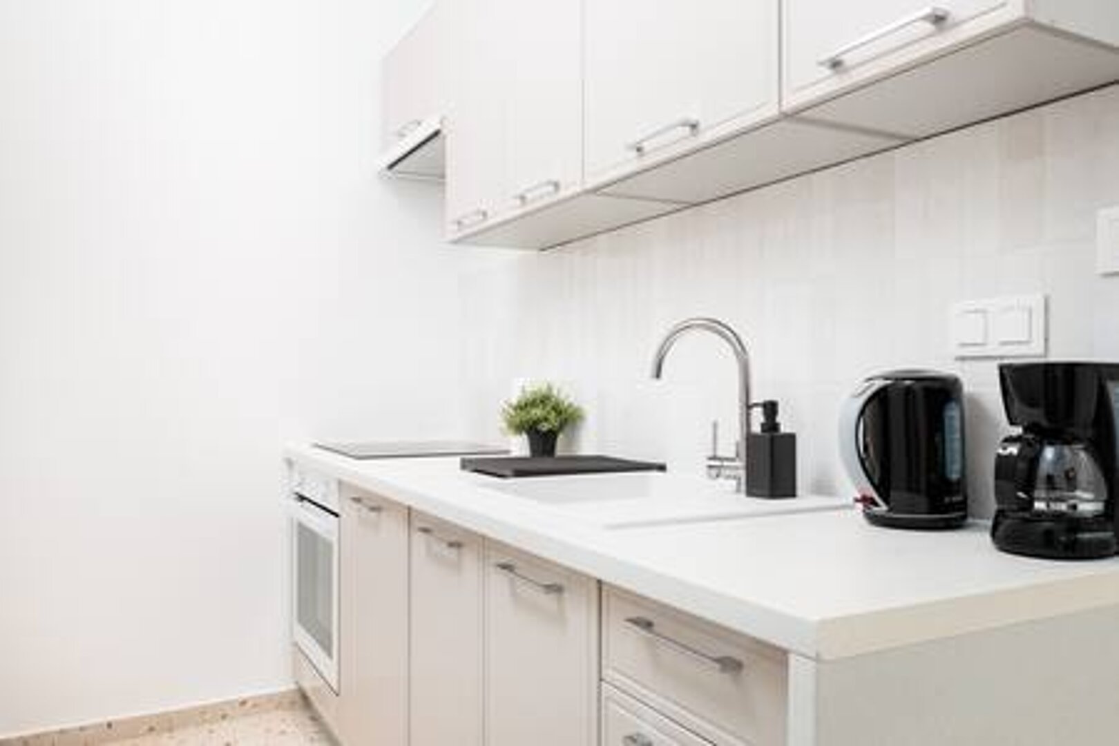 UPSTAIRS MANAGEMENT sp. z o.o. - 4