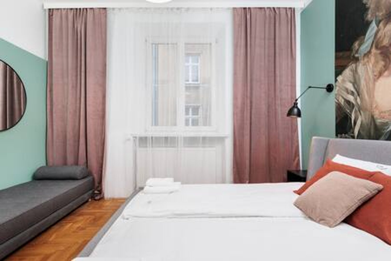 UPSTAIRS MANAGEMENT sp. z o.o. - 11