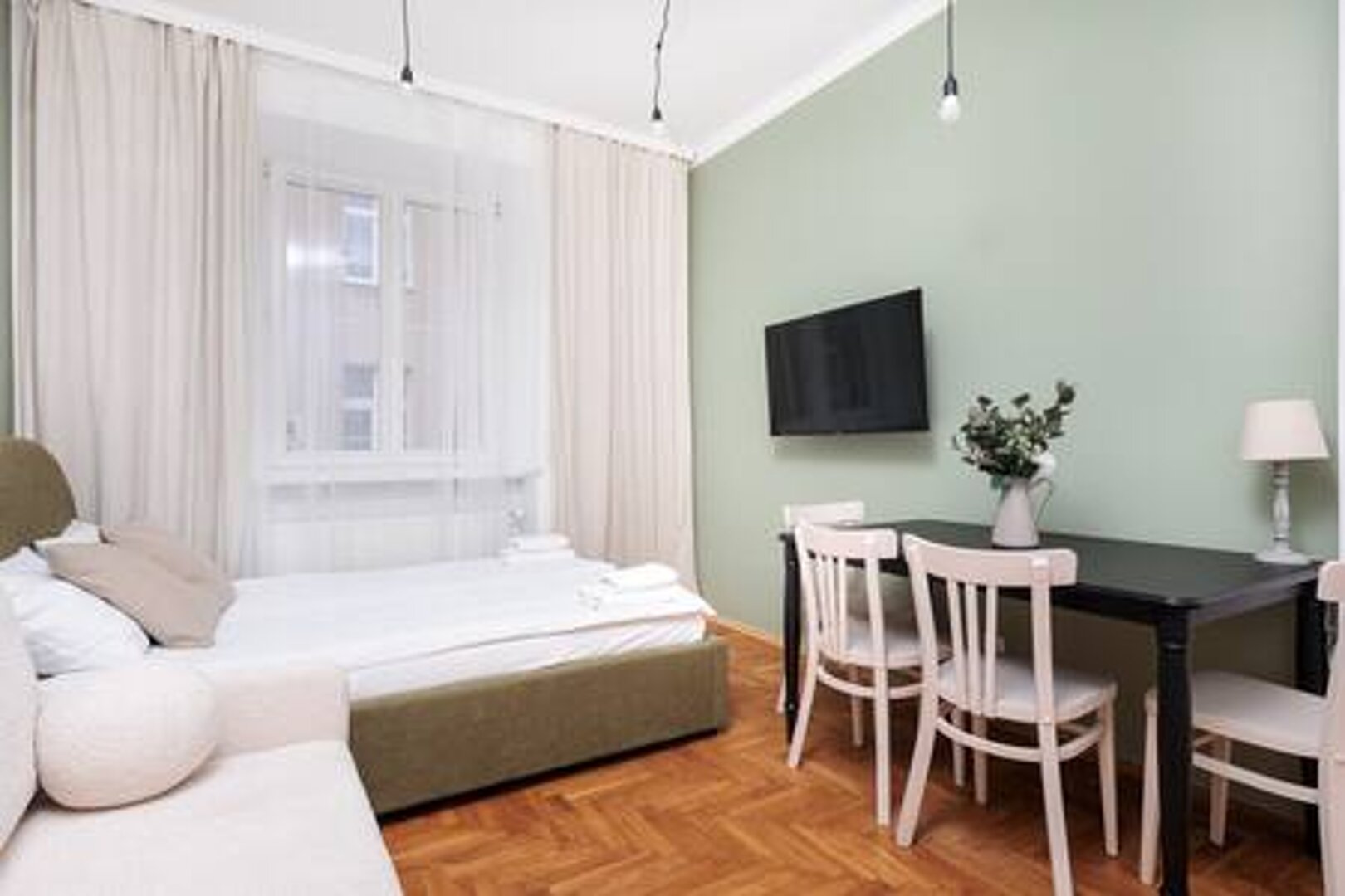 UPSTAIRS MANAGEMENT sp. z o.o. - 19