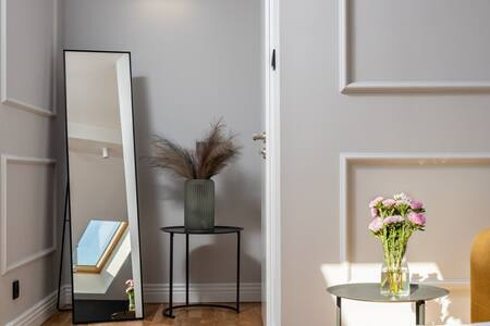 UPSTAIRS MANAGEMENT sp. z o.o. - 27