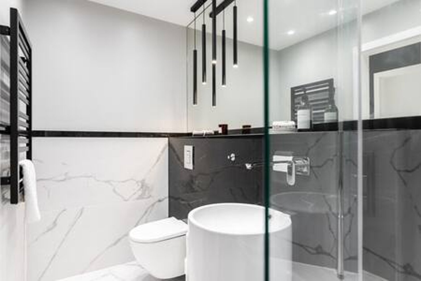 UPSTAIRS MANAGEMENT sp. z o.o. - 34