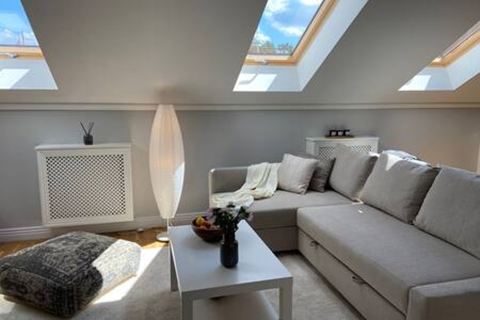 UPSTAIRS MANAGEMENT sp. z o.o. - 50