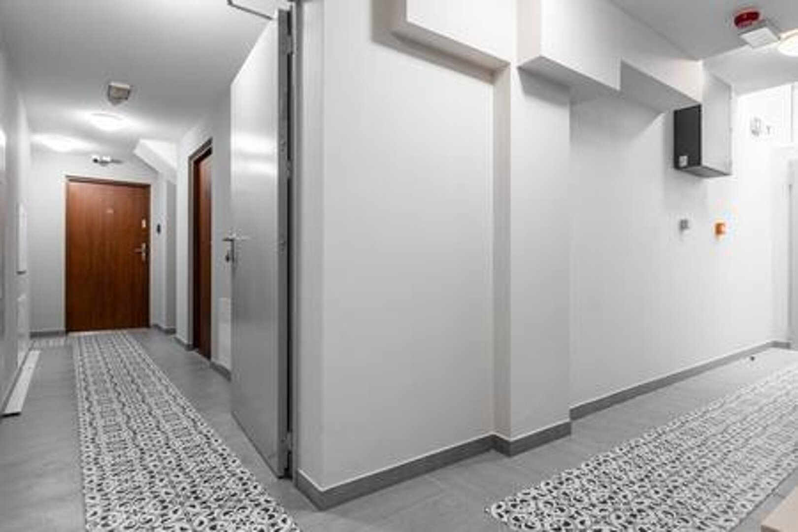 UPSTAIRS MANAGEMENT sp. z o.o. - 26